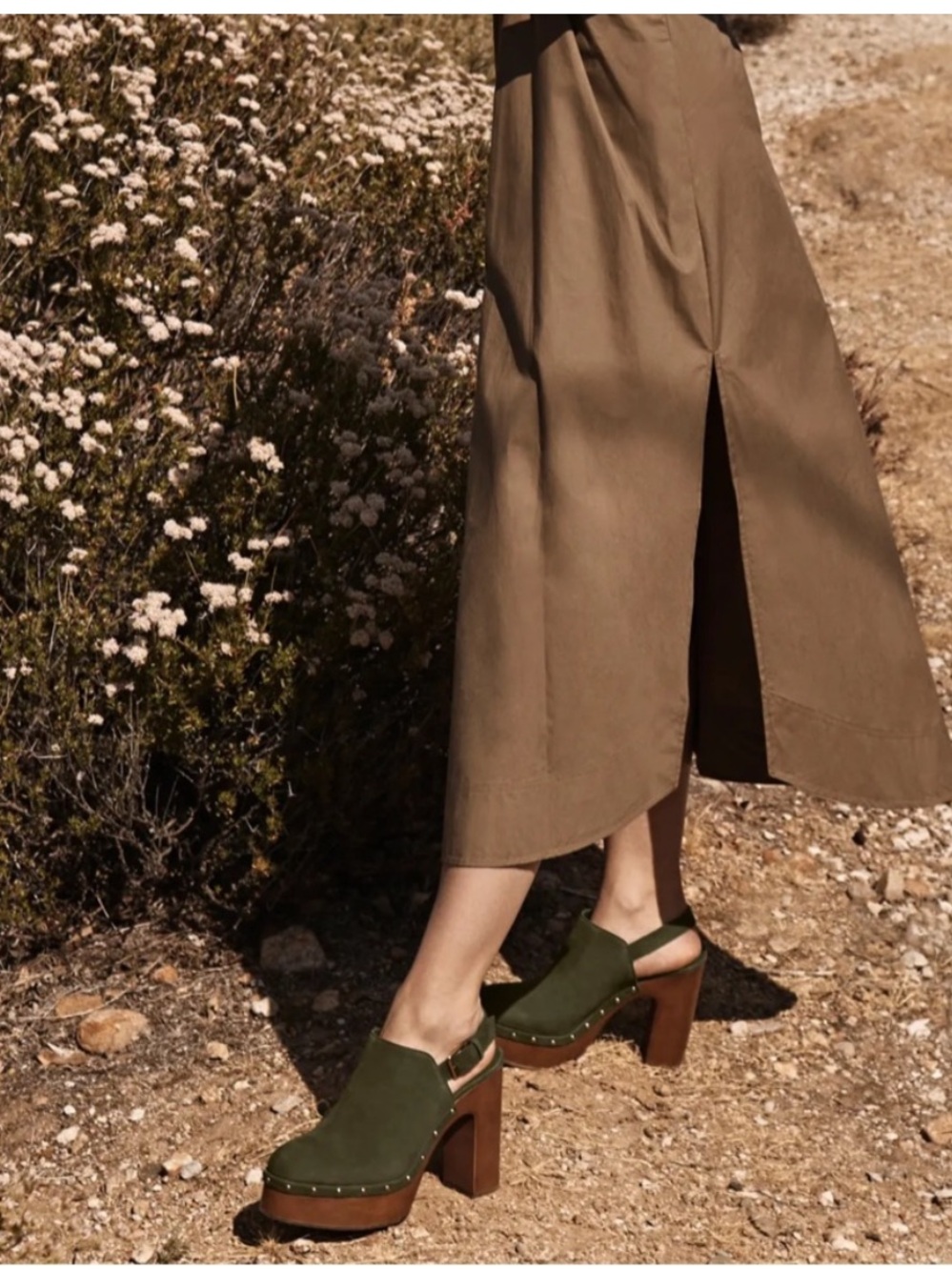 NEVER WORN • Vince Camuto Olive Suede Platform Slingback Clogs